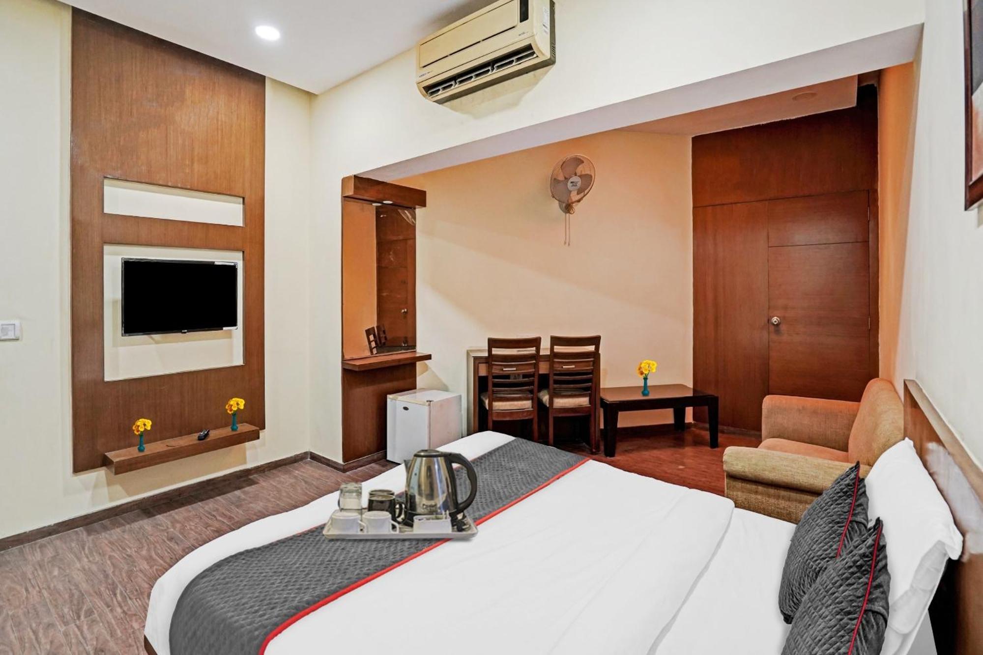 Hotel O Royal Regency Газиабад Экстерьер фото
