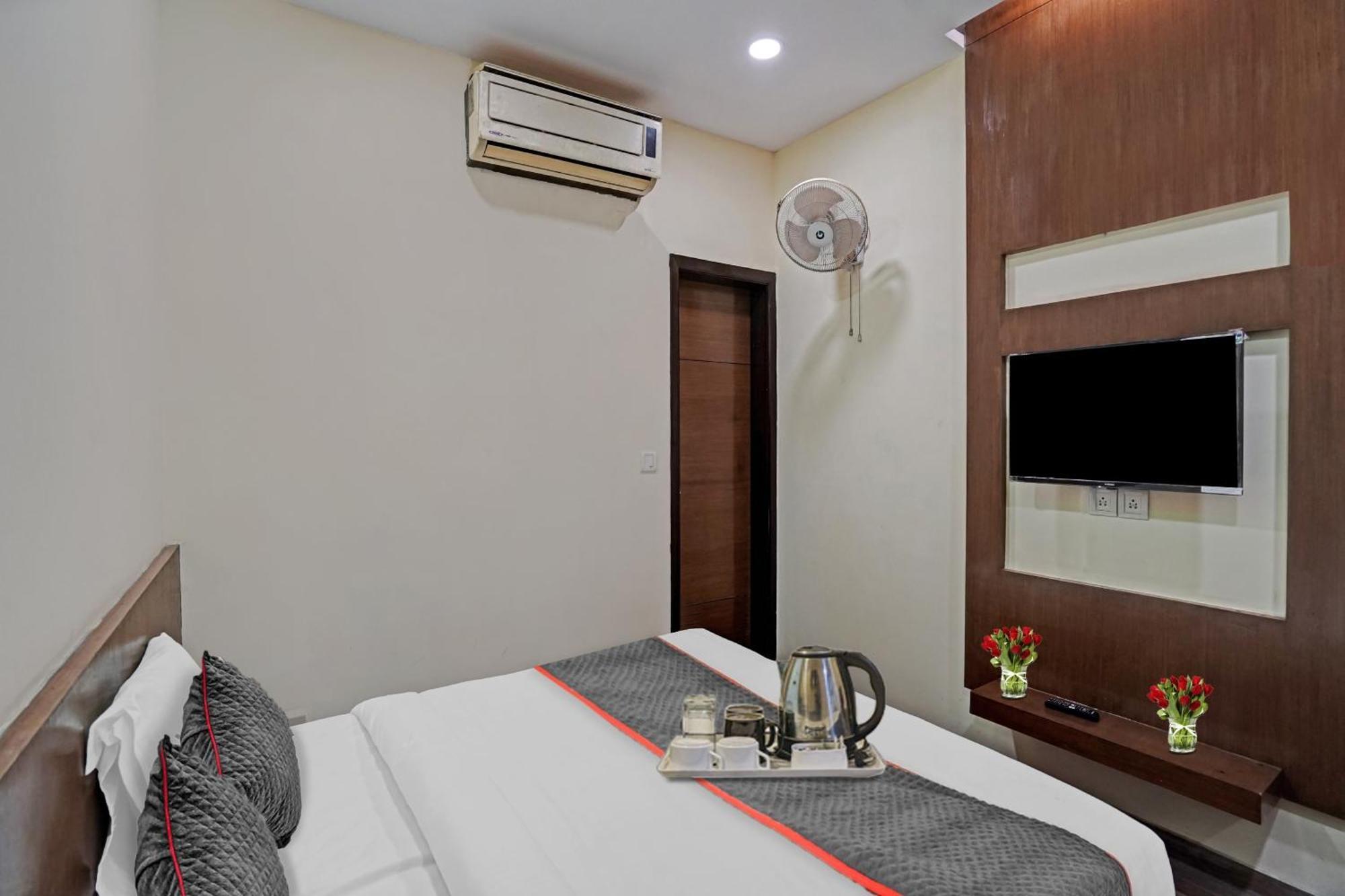 Hotel O Royal Regency Газиабад Экстерьер фото